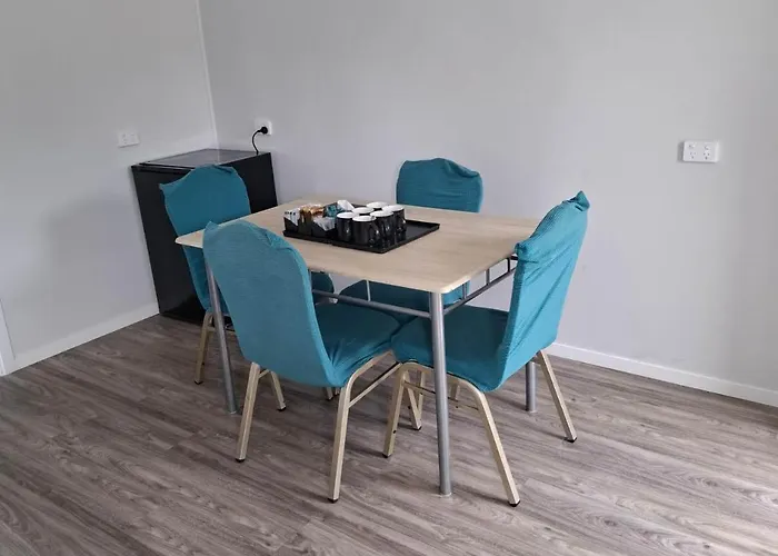 Apartment 5 Double Beds In 1 Bedroom And 1 Lounge