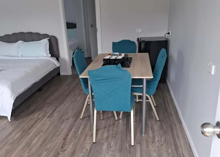 Apartment 5 Double Beds In 1 Bedroom And 1 Lounge